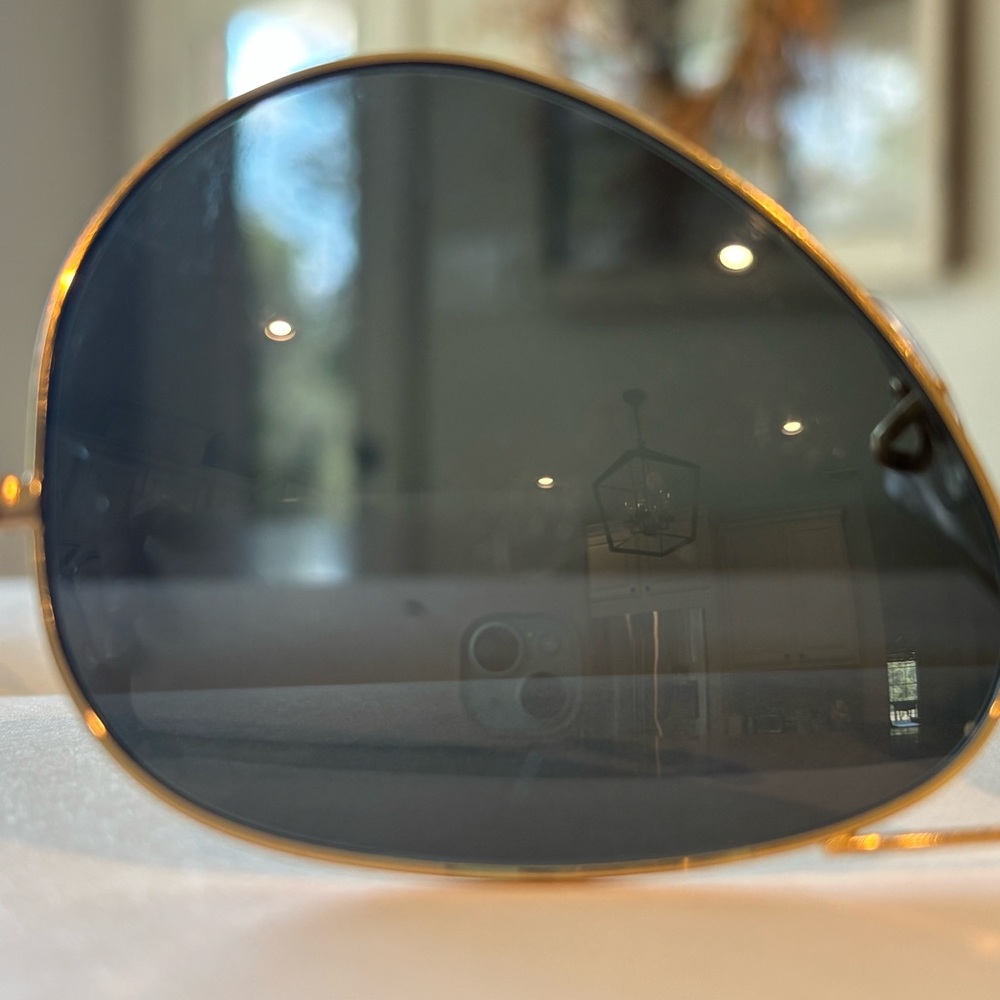 Classic Ray Ban aviators gold rim, polarized, scratched, need replace lens - Picture 5 of 7